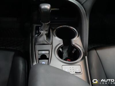 2022 Toyota Camry SE   - Photo 20 - Lynnwood, WA 98036