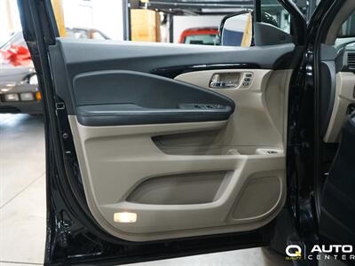 2016 Honda Pilot Touring   - Photo 11 - Lynnwood, WA 98036