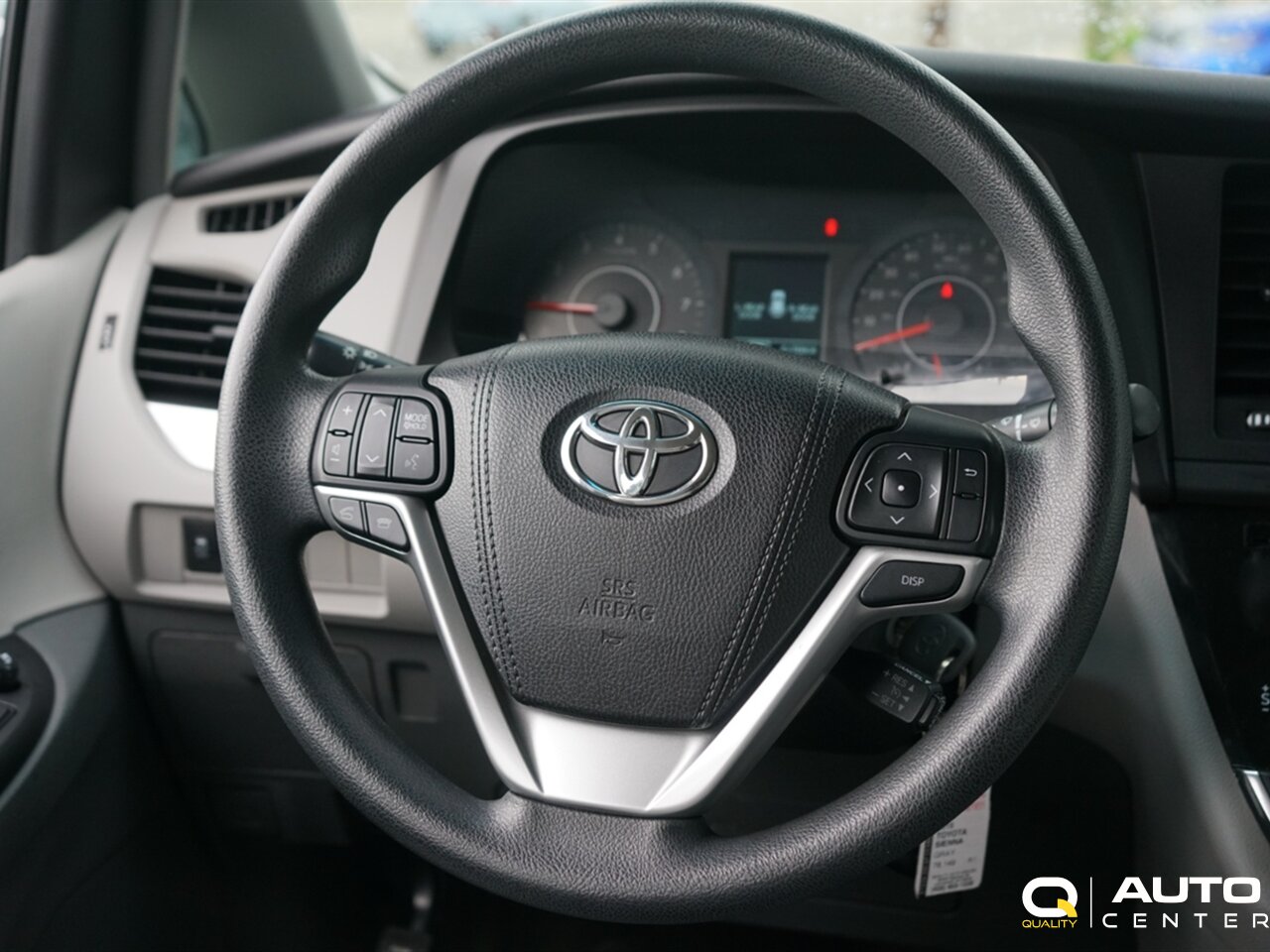 2015 Toyota Sienna L 7 Passenger - Photo 12 - Lynnwood, WA 98036