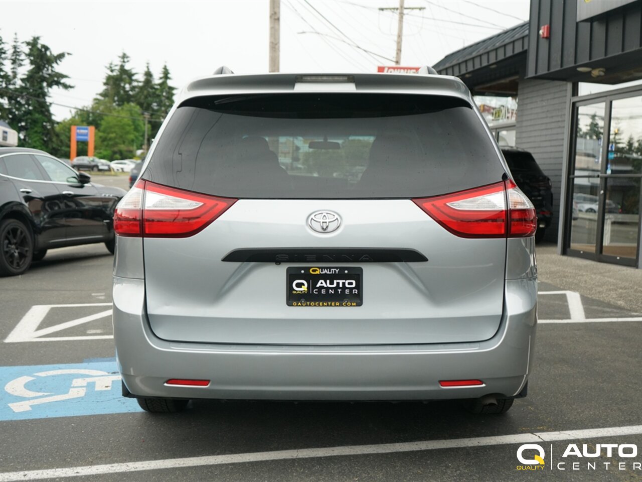 2015 Toyota Sienna L 7 Passenger - Photo 5 - Lynnwood, WA 98036
