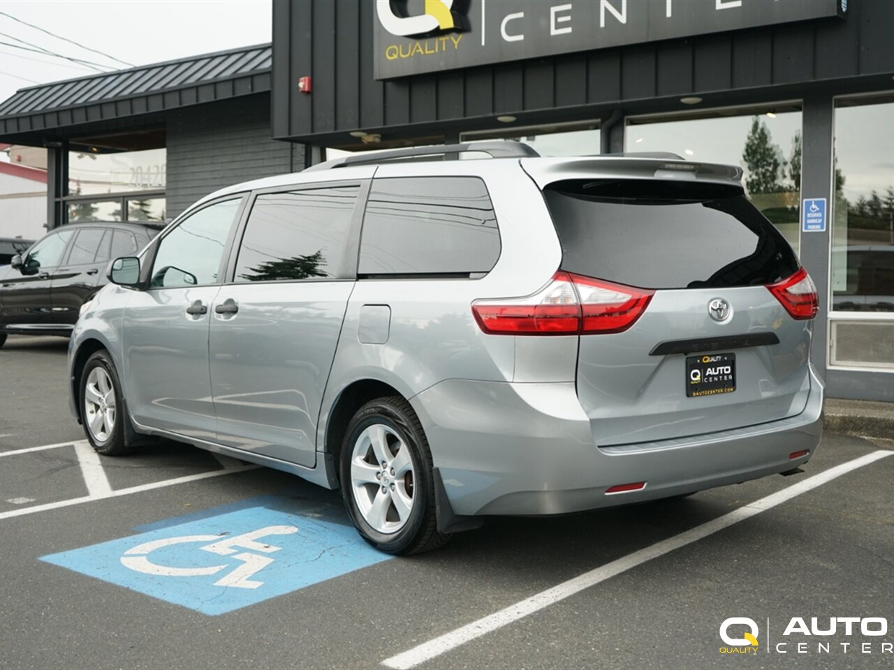 2015 Toyota Sienna L 7 Passenger - Photo 6 - Lynnwood, WA 98036