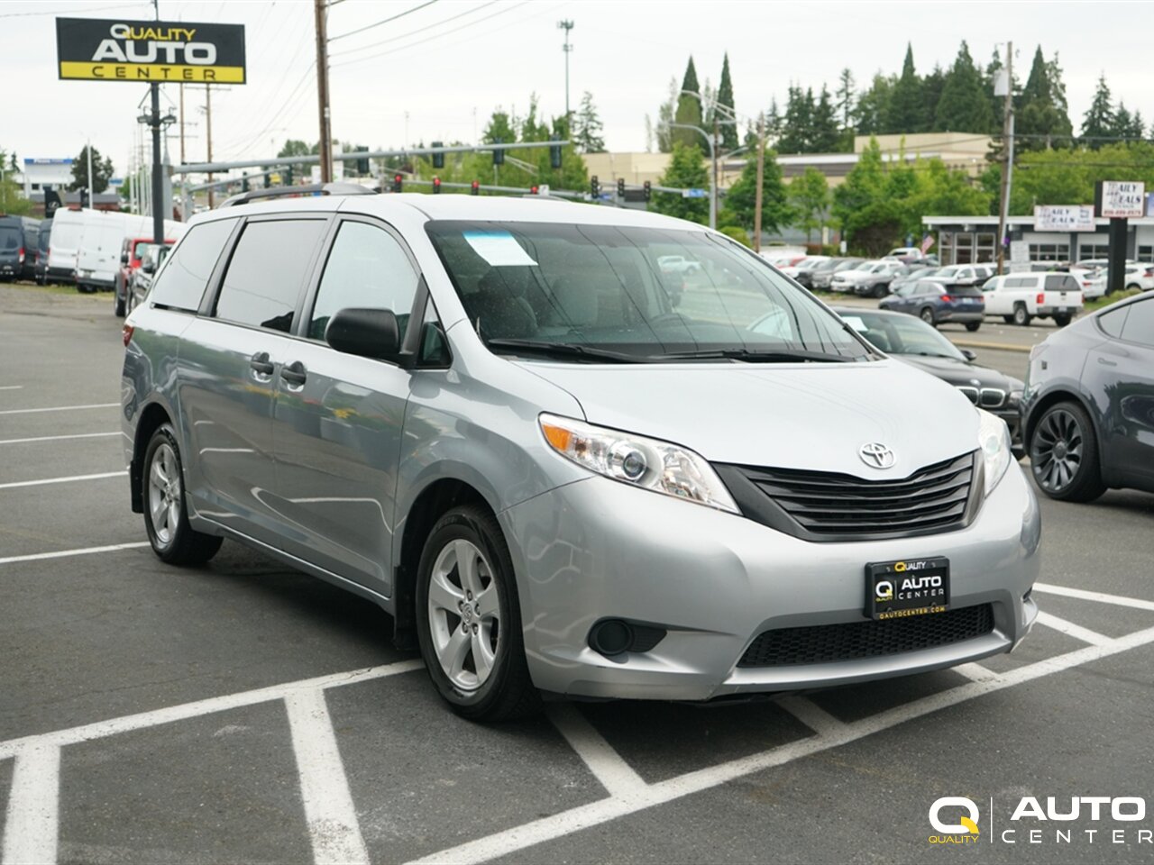 2015 Toyota Sienna L 7 Passenger - Photo 3 - Lynnwood, WA 98036