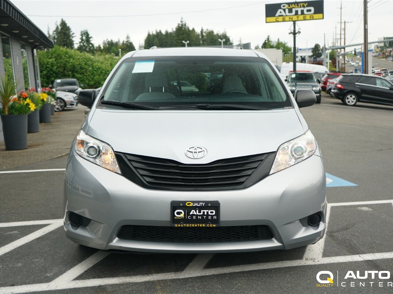 2015 Toyota Sienna L 7 Passenger - Photo 2 - Lynnwood, WA 98036