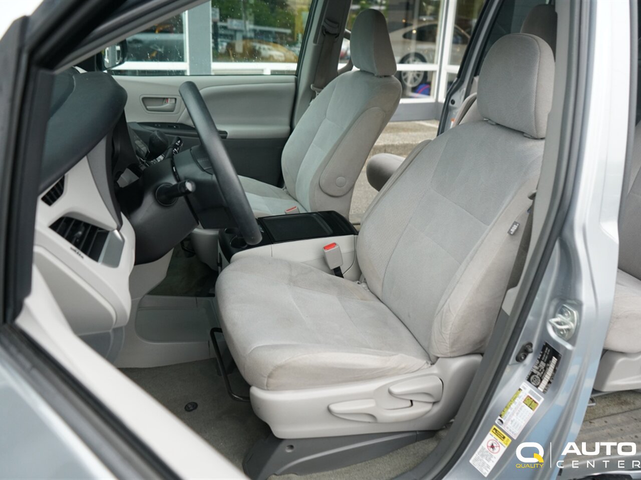 2015 Toyota Sienna L 7 Passenger - Photo 9 - Lynnwood, WA 98036