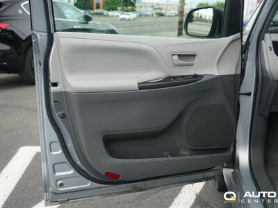 2015 Toyota Sienna L 7 Passenger - Photo 8 - Lynnwood, WA 98036
