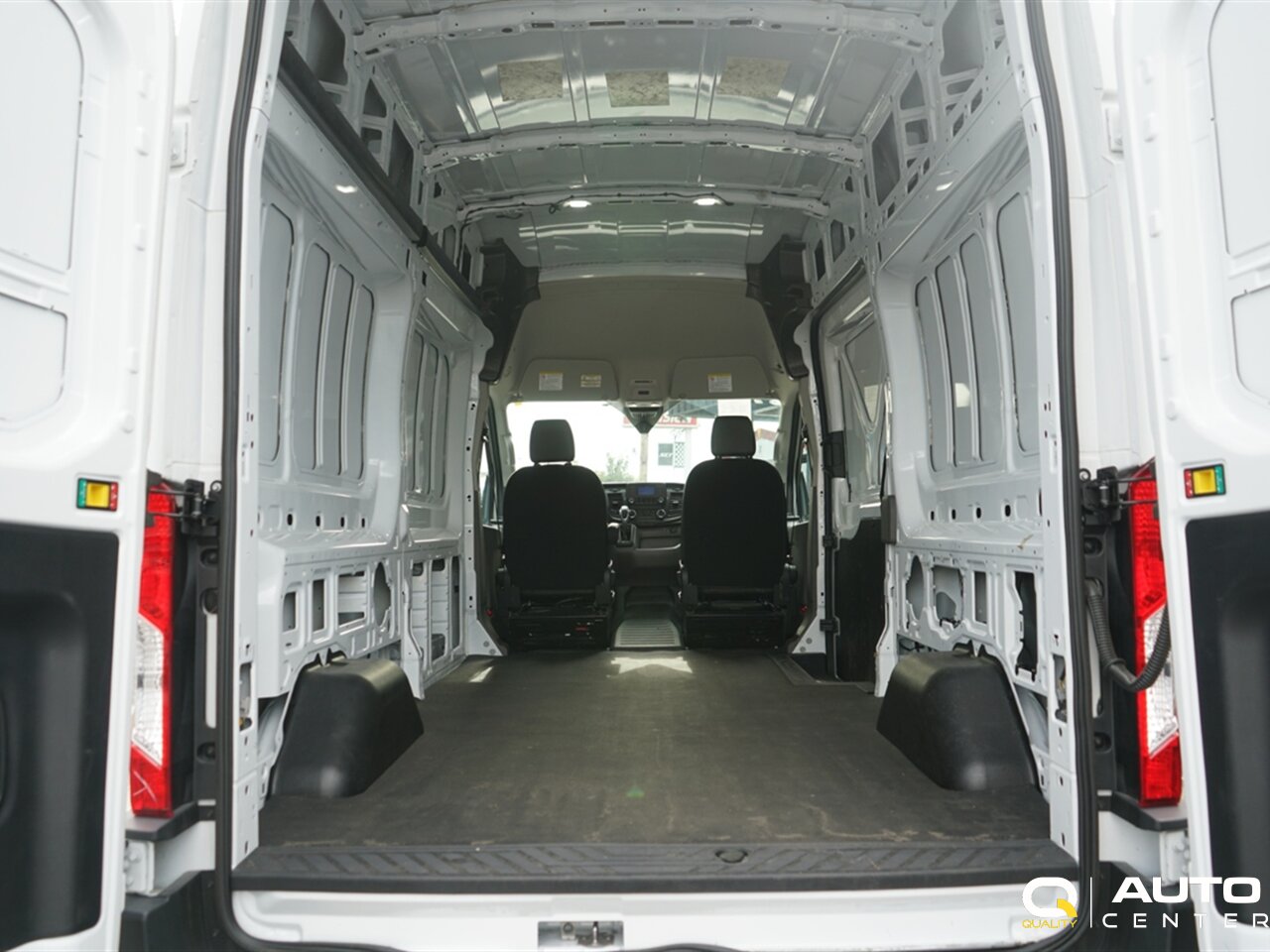 2024 Ford Transit - Photo 9 - Lynnwood, WA 98036