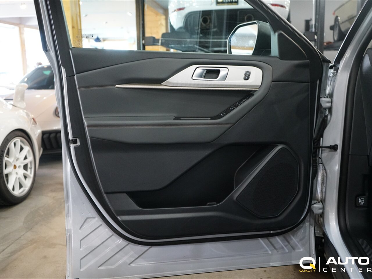 2025 Ford Explorer Active - Photo 9 - Lynnwood, WA 98036