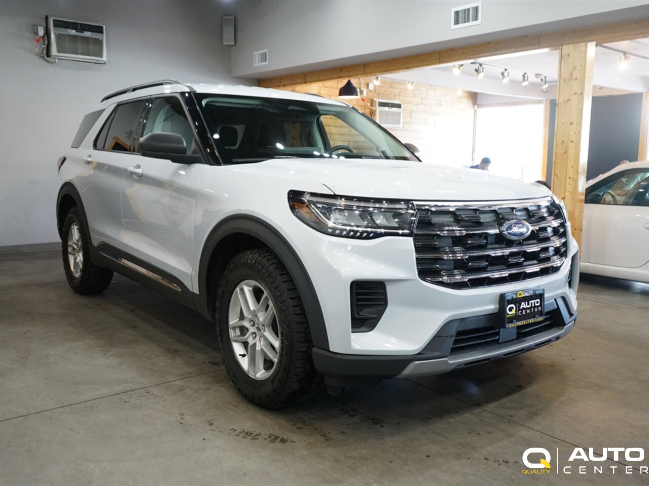 2025 Ford Explorer Active - Photo 3 - Lynnwood, WA 98036