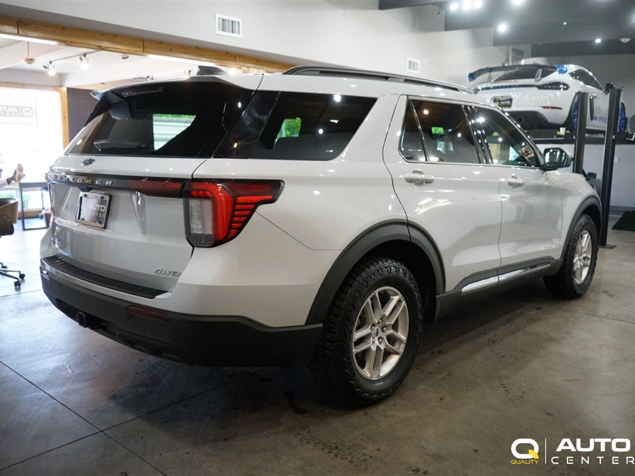 2025 Ford Explorer Active - Photo 4 - Lynnwood, WA 98036