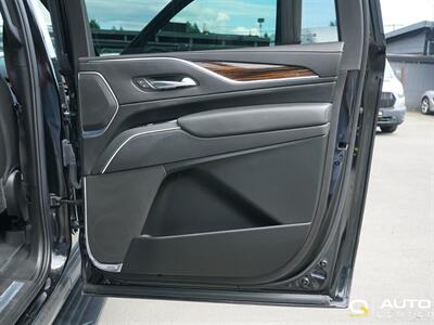 2022 Cadillac Escalade ESV Luxury   - Photo 13 - Lynnwood, WA 98036