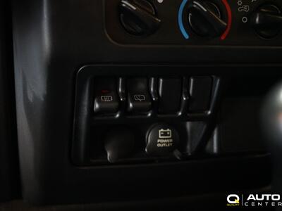 2005 Jeep Wrangler X   - Photo 23 - Lynnwood, WA 98036