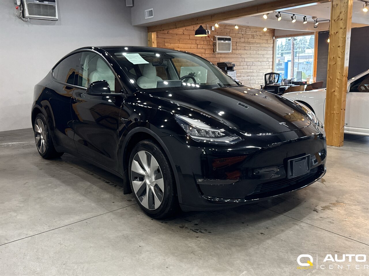 2021 Tesla Model Y Long Range - Photo 2 - Lynnwood, WA 98036