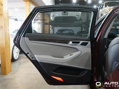 2015 Hyundai Genesis 3.8   - Photo 21 - Lynnwood, WA 98036