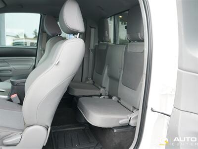 2014 Toyota Tacoma Base V6   - Photo 18 - Lynnwood, WA 98036