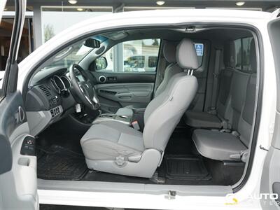 2014 Toyota Tacoma Base V6   - Photo 12 - Lynnwood, WA 98036