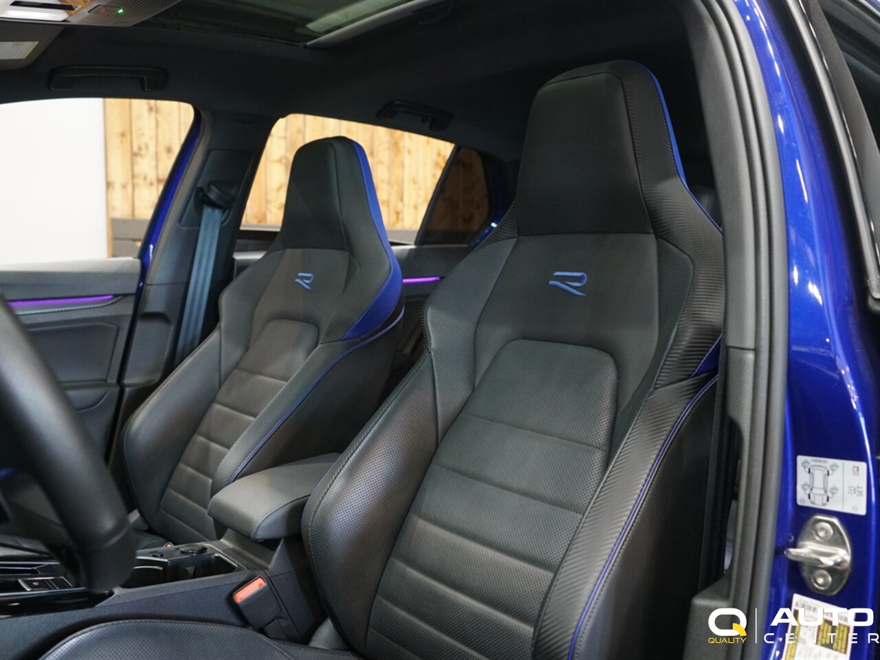2024 Volkswagen Golf R 2.0T - Photo 13 - Lynnwood, WA 98036