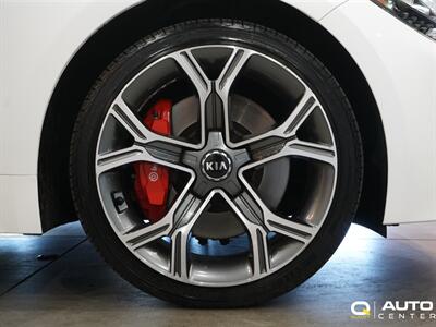 2018 Kia Stinger GT2   - Photo 9 - Lynnwood, WA 98036