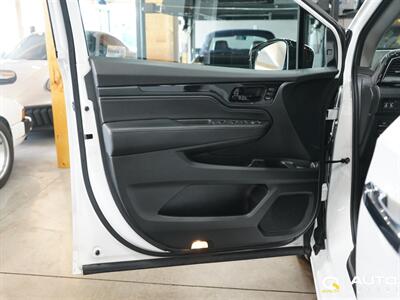 2023 Honda Odyssey Touring   - Photo 10 - Lynnwood, WA 98036