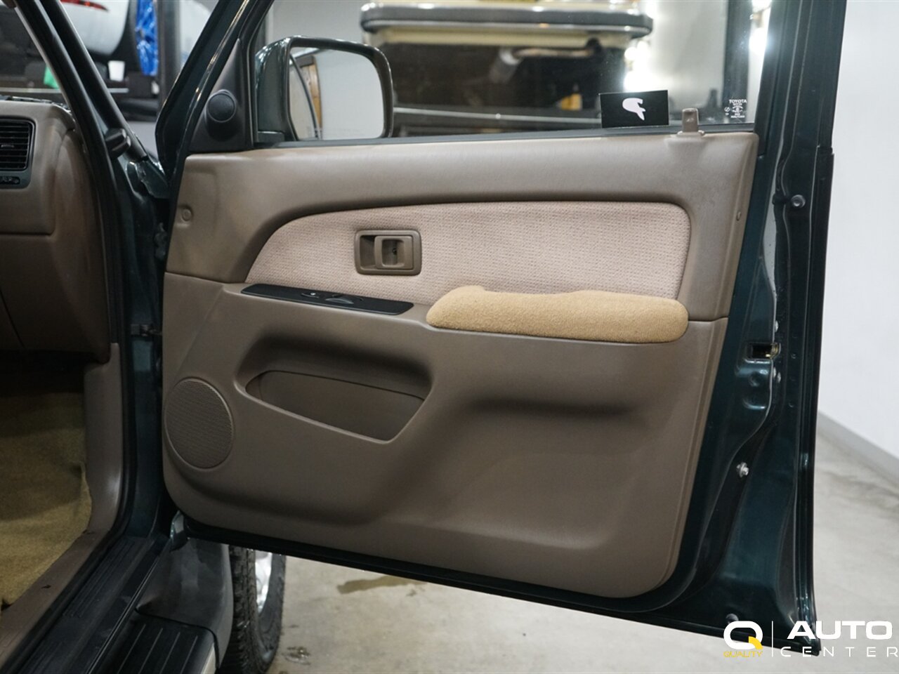 1998 Toyota 4Runner SR5 - Photo 28 - Lynnwood, WA 98036