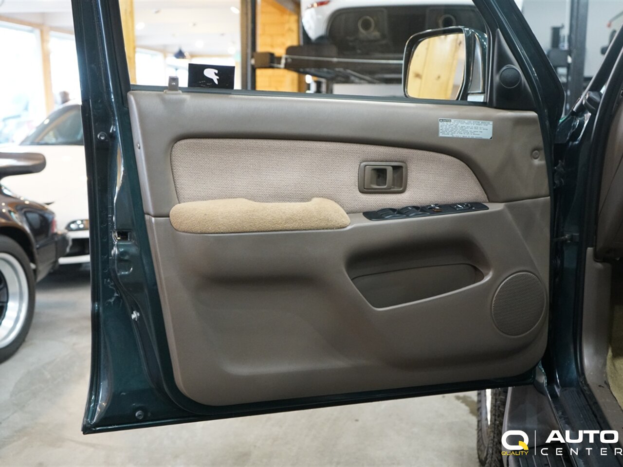 1998 Toyota 4Runner SR5 - Photo 25 - Lynnwood, WA 98036