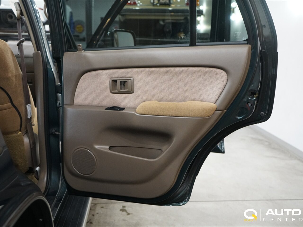 1998 Toyota 4Runner SR5 - Photo 29 - Lynnwood, WA 98036
