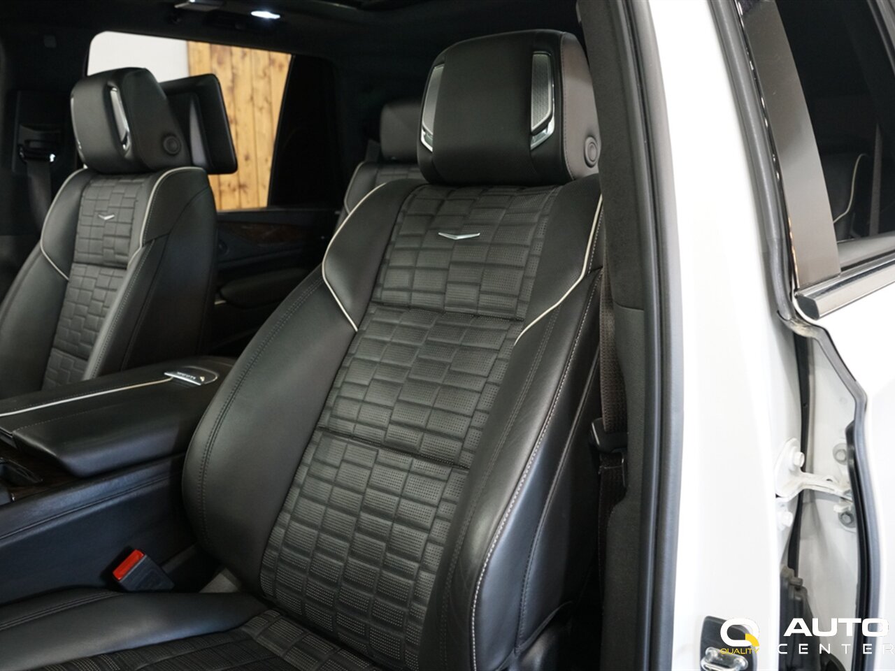 2021 Cadillac Escalade Premium Luxury Platinum - Photo 20 - Lynnwood, WA 98036