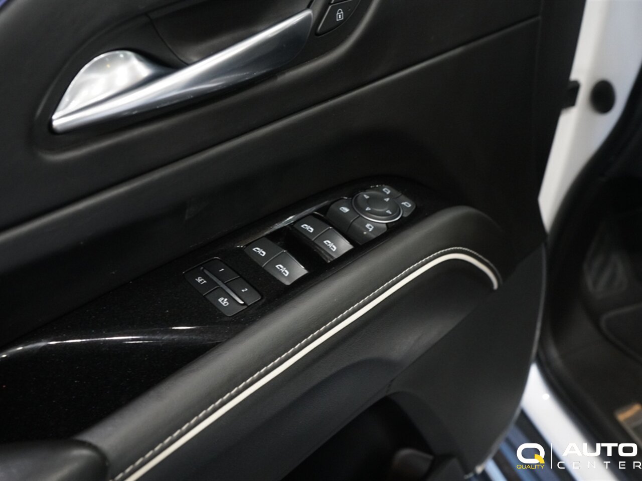 2021 Cadillac Escalade Premium Luxury Platinum - Photo 15 - Lynnwood, WA 98036