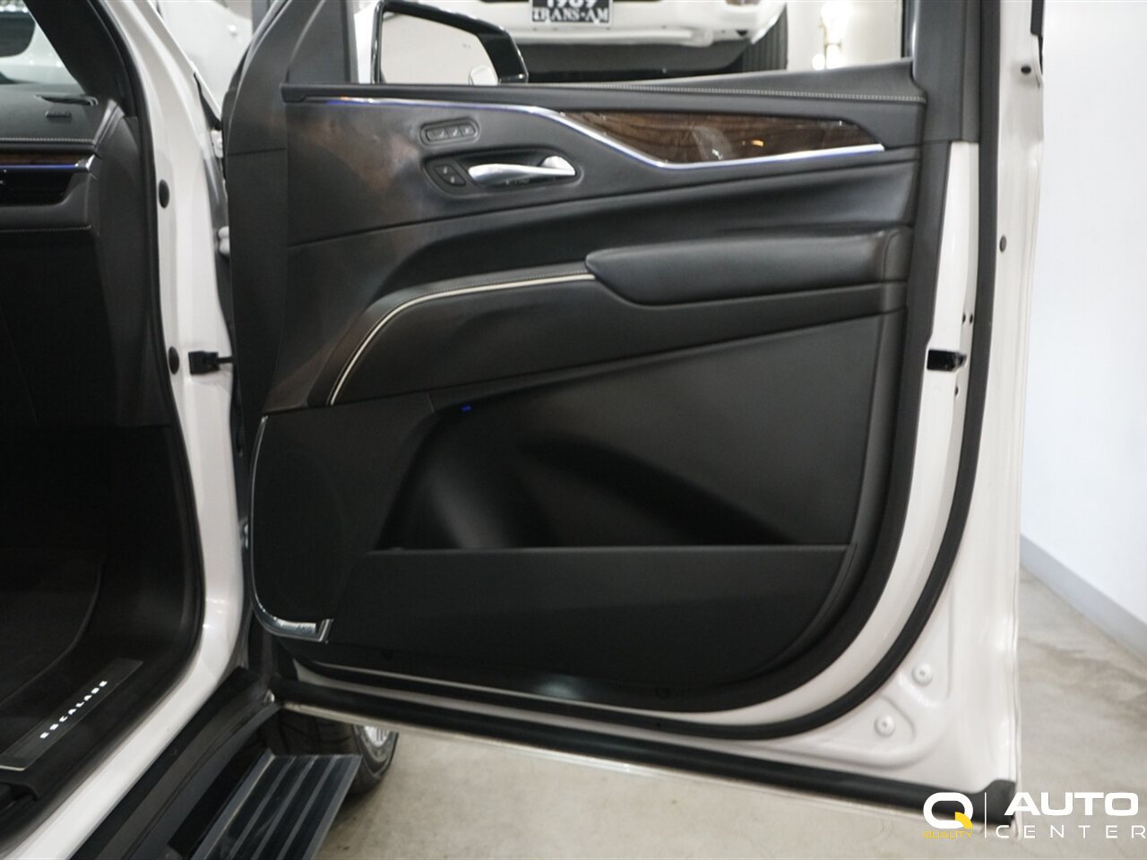 2021 Cadillac Escalade Premium Luxury Platinum - Photo 17 - Lynnwood, WA 98036