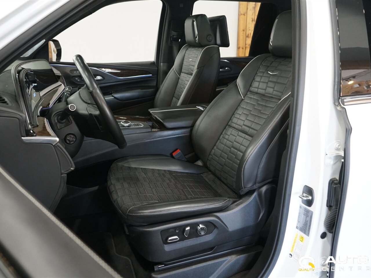 2021 Cadillac Escalade Premium Luxury Platinum - Photo 19 - Lynnwood, WA 98036