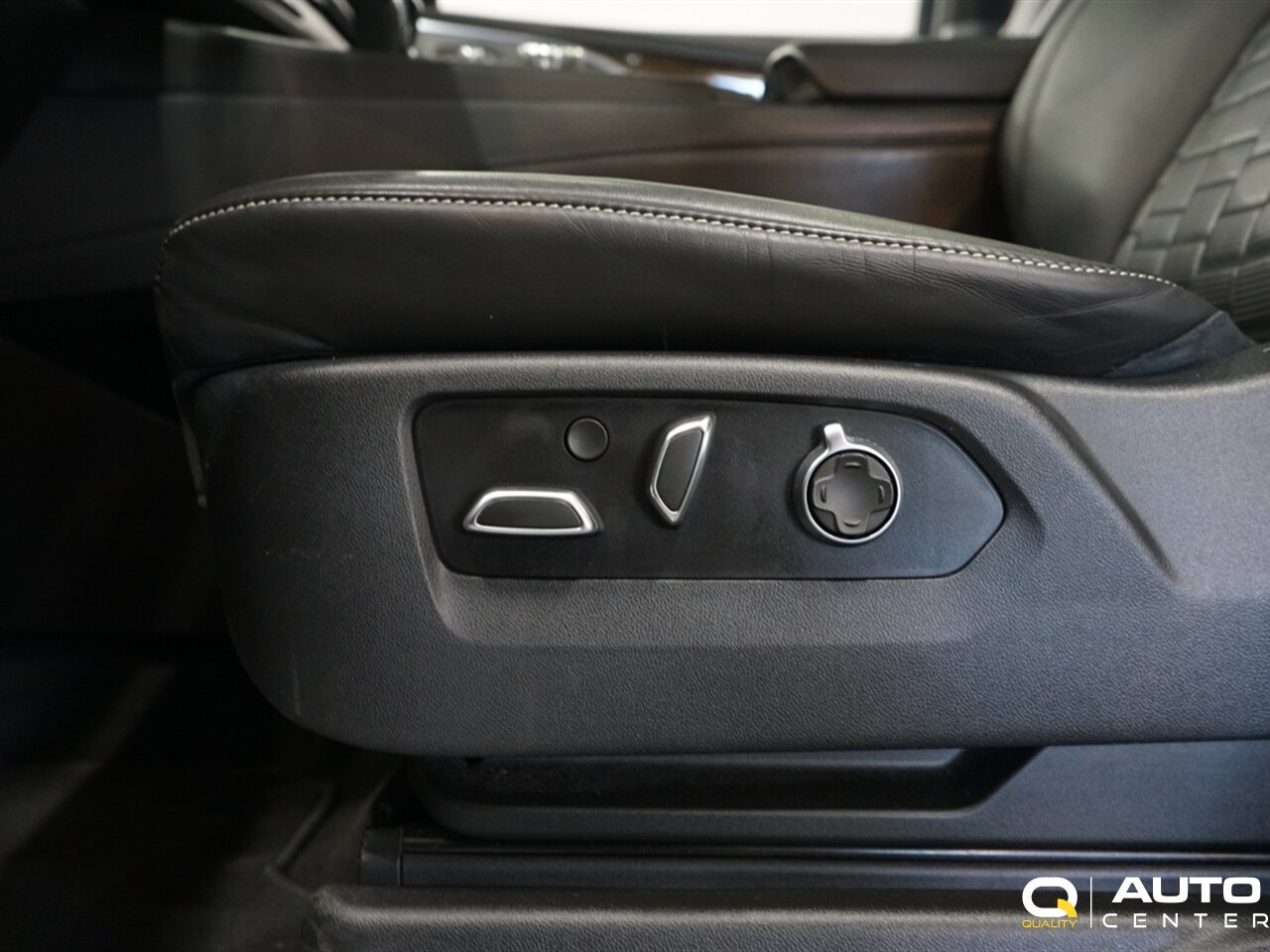 2021 Cadillac Escalade Premium Luxury Platinum - Photo 22 - Lynnwood, WA 98036