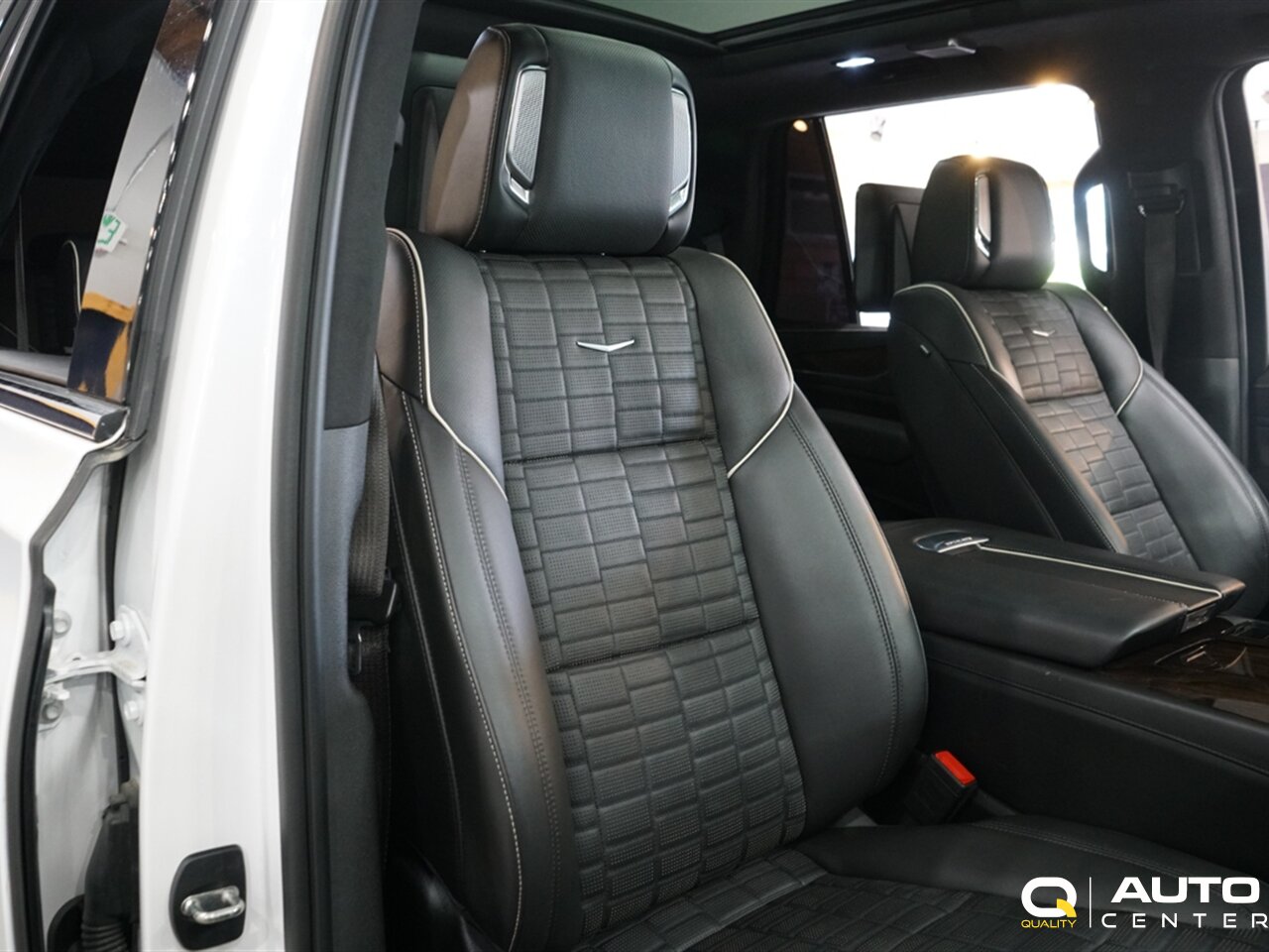 2021 Cadillac Escalade Premium Luxury Platinum - Photo 25 - Lynnwood, WA 98036