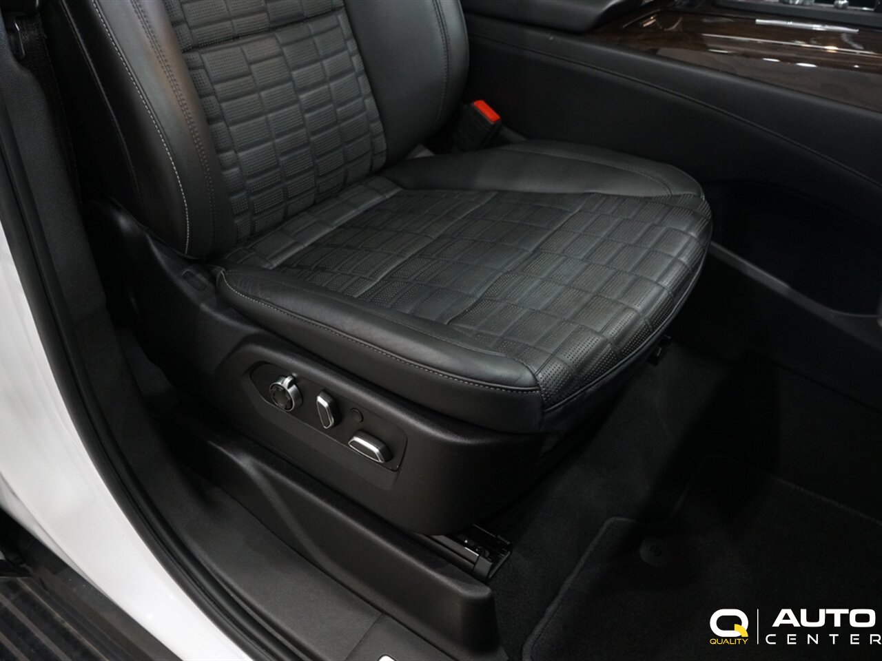 2021 Cadillac Escalade Premium Luxury Platinum - Photo 26 - Lynnwood, WA 98036