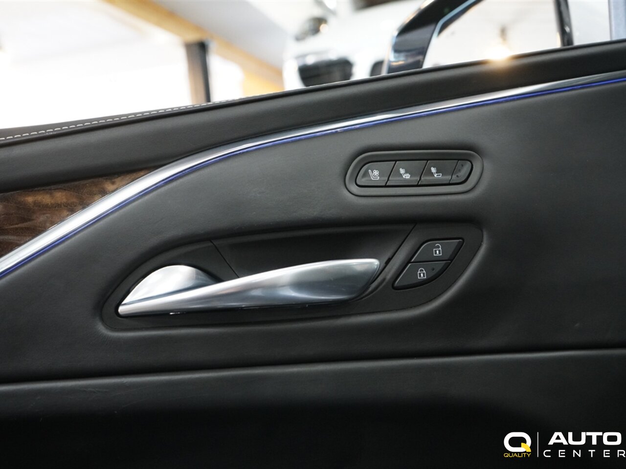 2021 Cadillac Escalade Premium Luxury Platinum - Photo 14 - Lynnwood, WA 98036