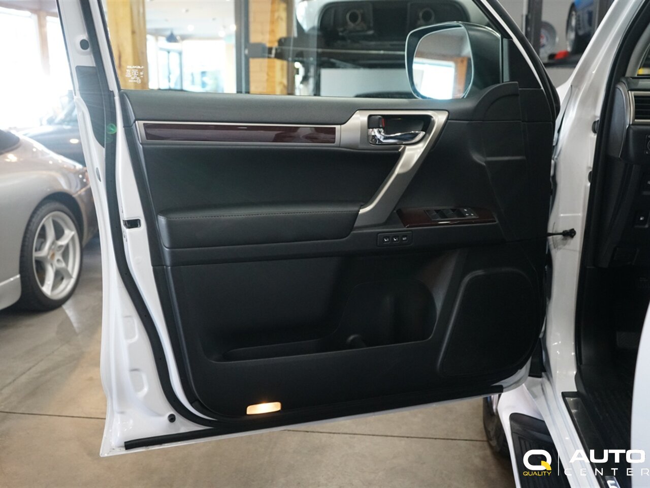 2014 Lexus GX 460 460 Luxury - Photo 9 - Lynnwood, WA 98036