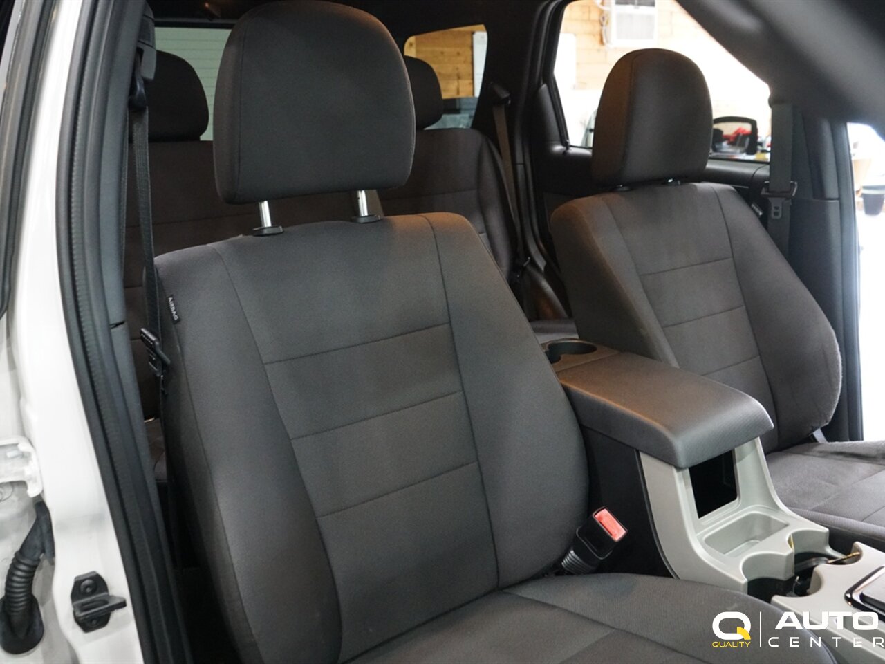 2010 Ford Escape Limited - Photo 19 - Lynnwood, WA 98036