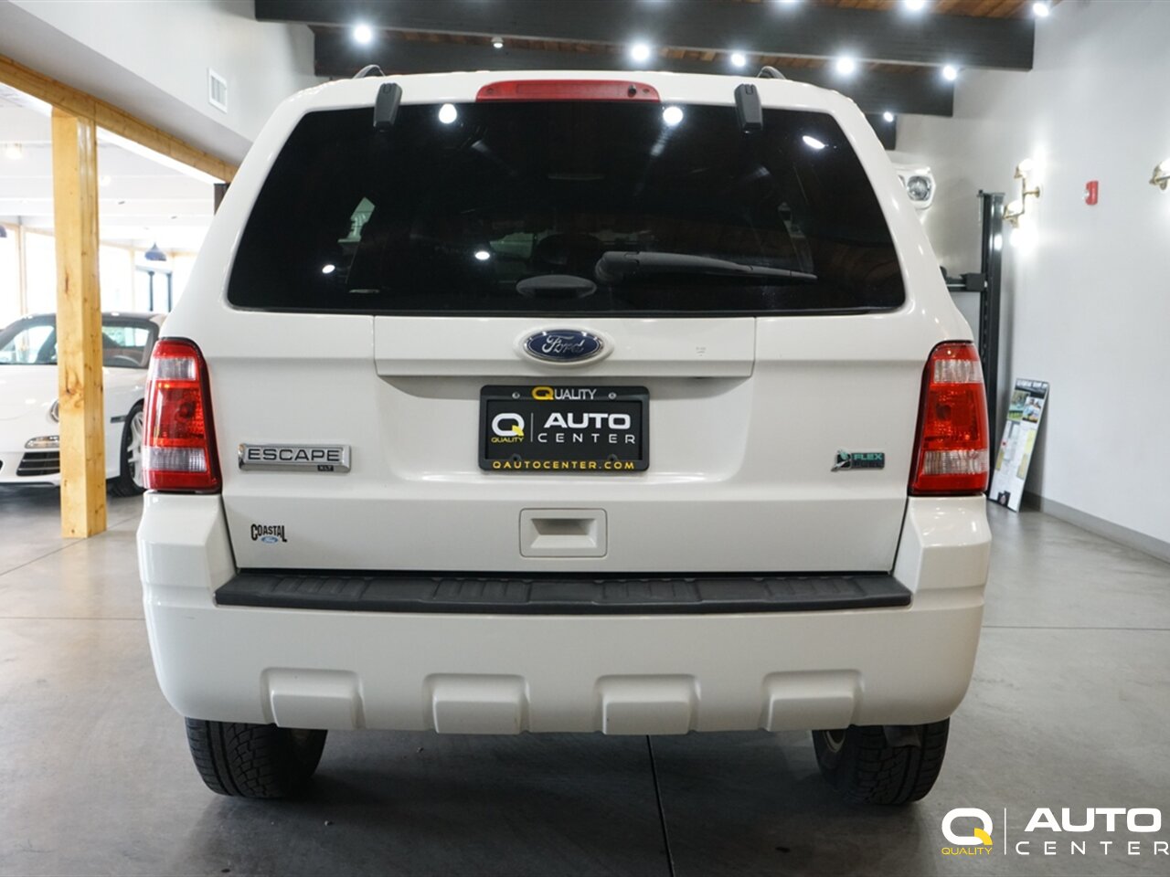 2010 Ford Escape Limited - Photo 5 - Lynnwood, WA 98036
