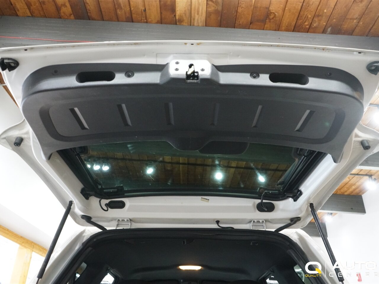 2010 Ford Escape Limited - Photo 33 - Lynnwood, WA 98036