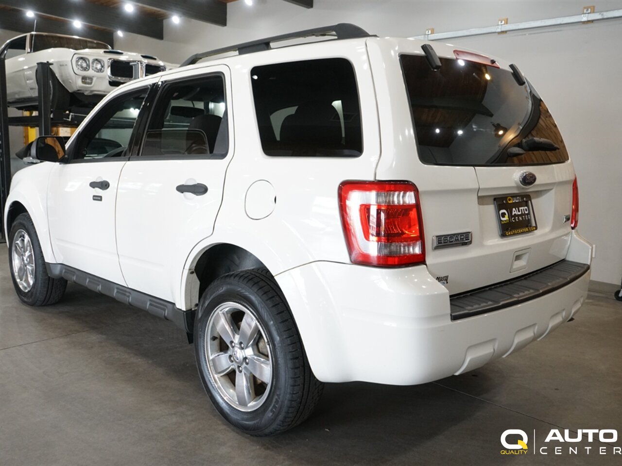2010 Ford Escape Limited - Photo 6 - Lynnwood, WA 98036