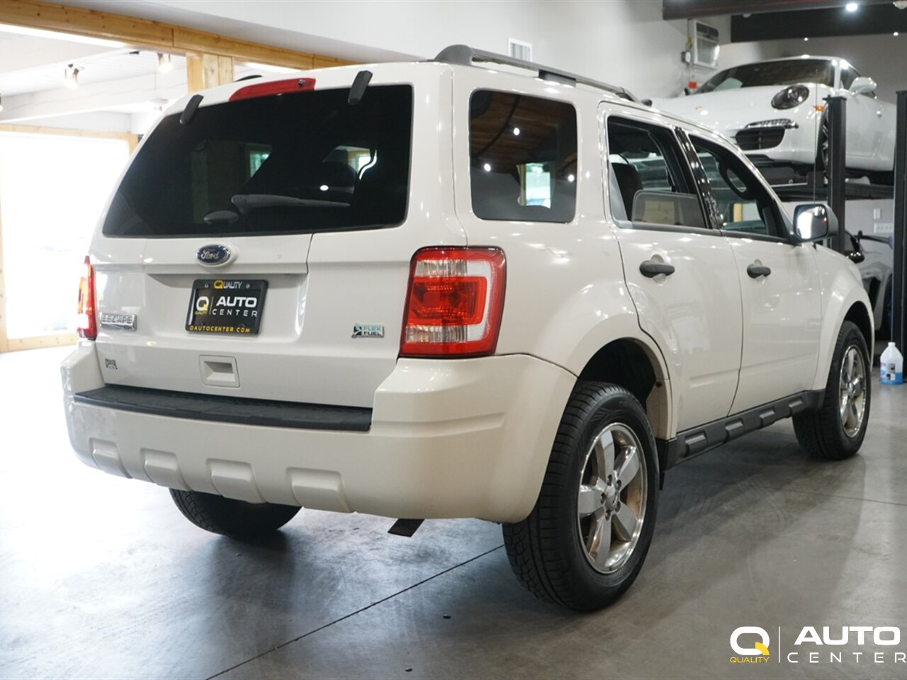 2010 Ford Escape Limited - Photo 4 - Lynnwood, WA 98036