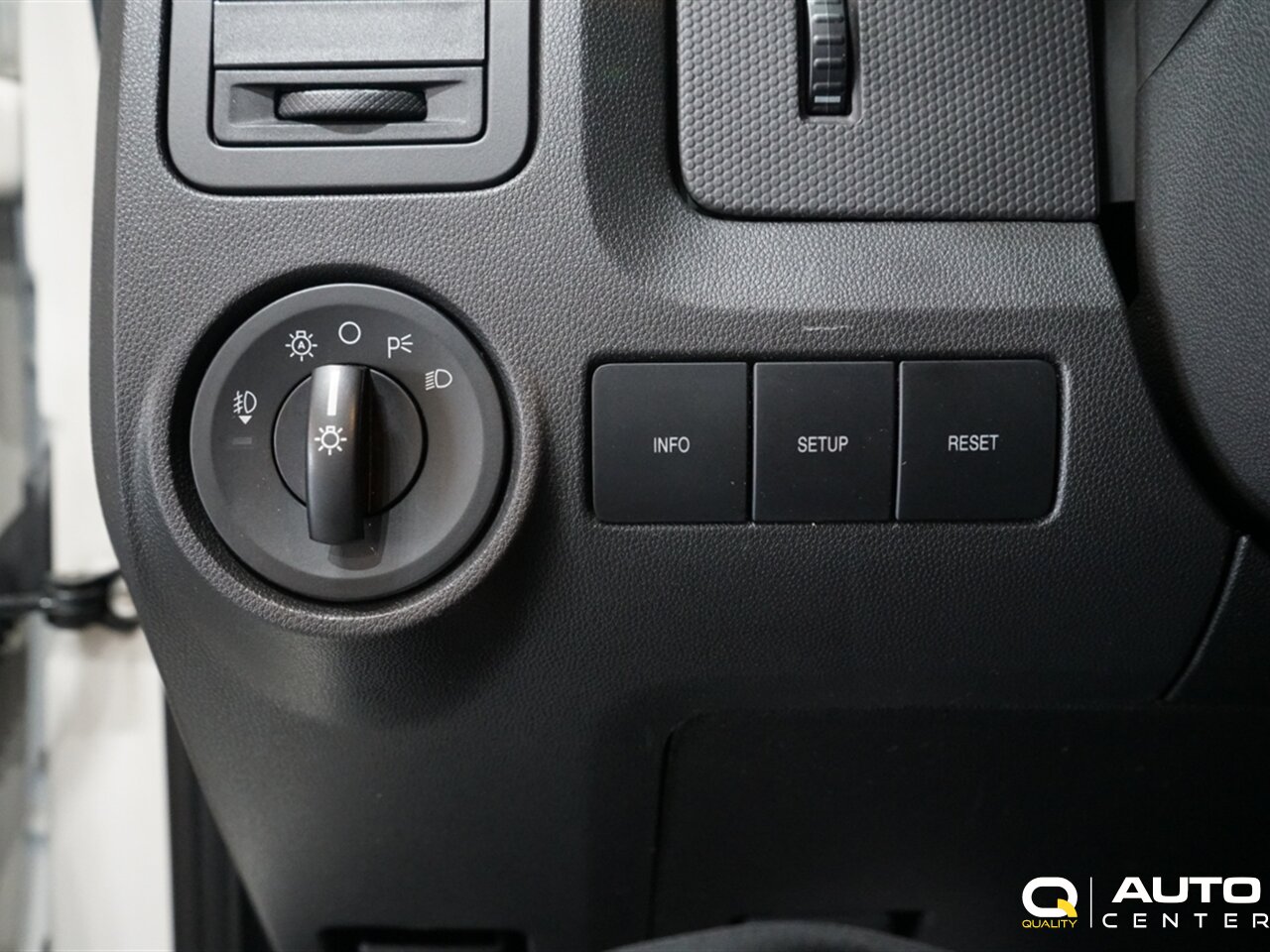 2010 Ford Escape Limited - Photo 21 - Lynnwood, WA 98036