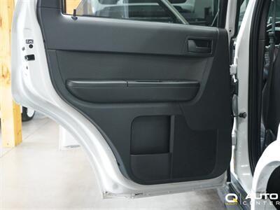 2010 Ford Escape Limited   - Photo 12 - Lynnwood, WA 98036