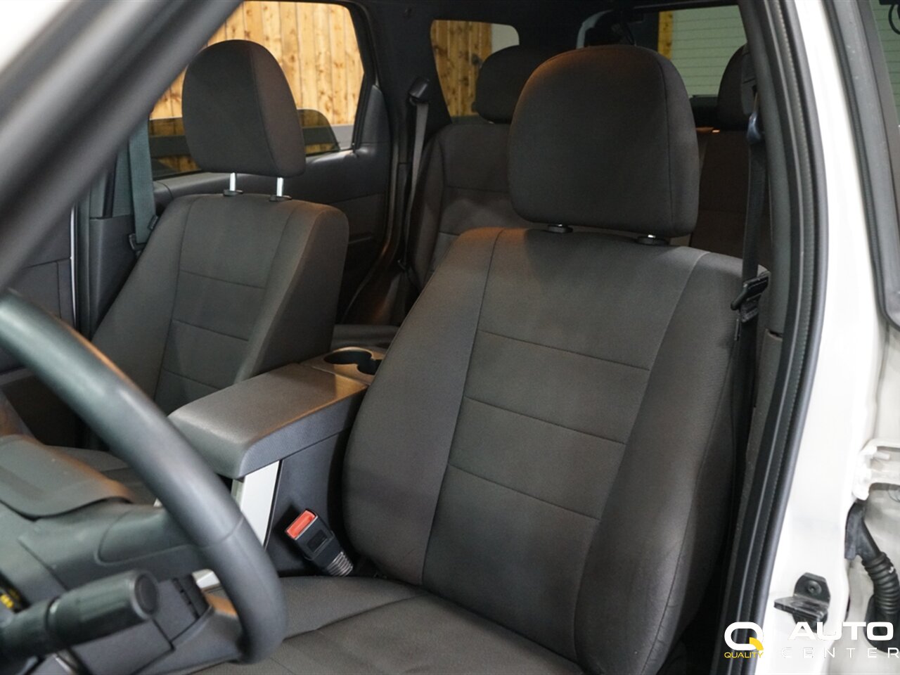 2010 Ford Escape Limited - Photo 16 - Lynnwood, WA 98036