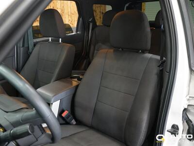 2010 Ford Escape Limited   - Photo 16 - Lynnwood, WA 98036