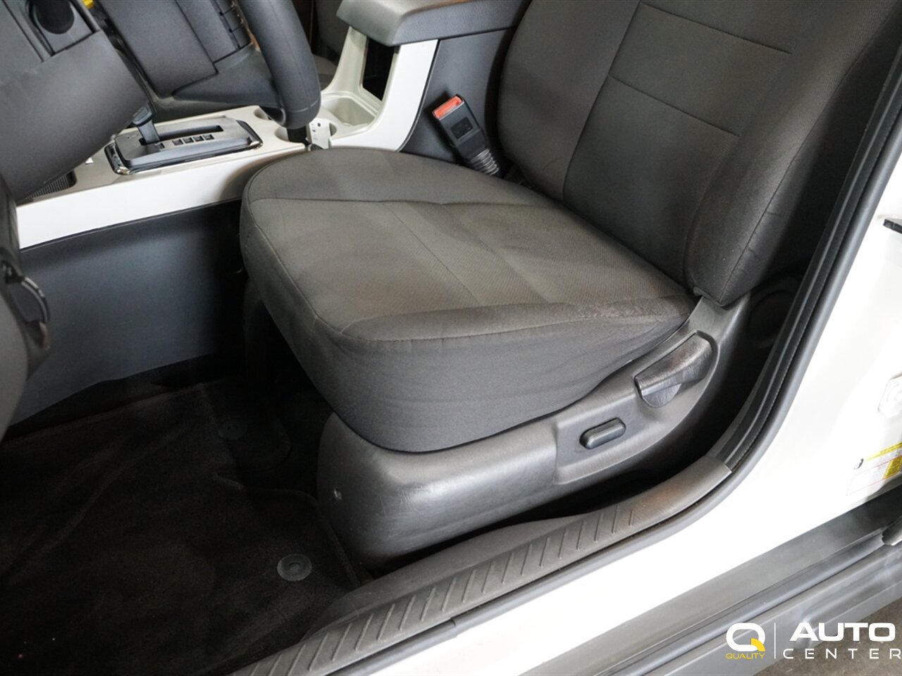 2010 Ford Escape Limited - Photo 17 - Lynnwood, WA 98036