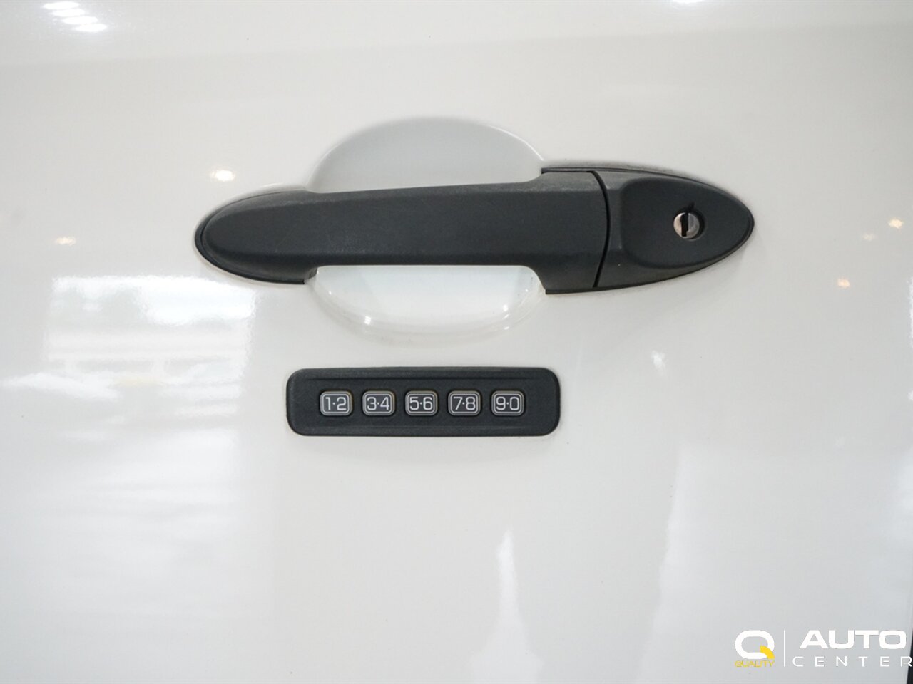 2010 Ford Escape Limited - Photo 7 - Lynnwood, WA 98036