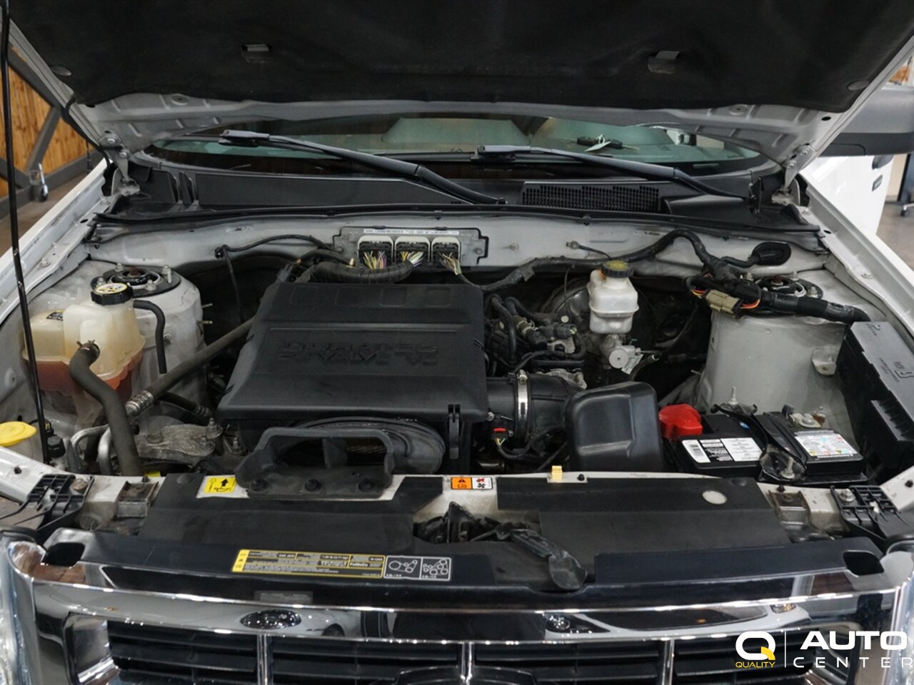 2010 Ford Escape Limited - Photo 9 - Lynnwood, WA 98036