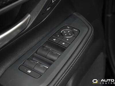 2025 Toyota Grand Highlander Hybrid MAX Platinum   - Photo 14 - Lynnwood, WA 98036