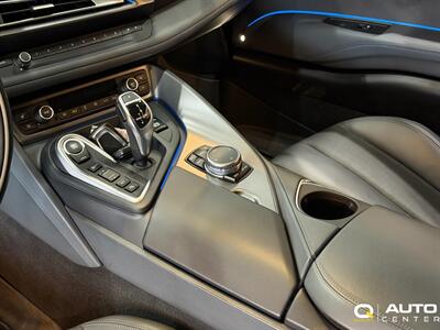 2016 BMW i8   - Photo 18 - Lynnwood, WA 98036