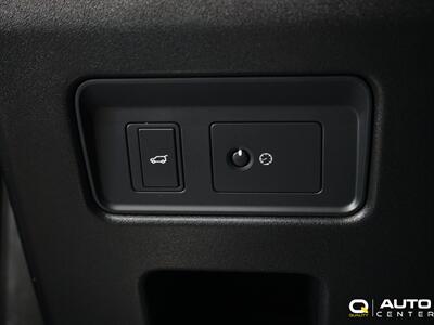 2017 Land Rover Discovery HSE   - Photo 25 - Lynnwood, WA 98036