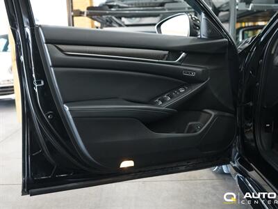 2018 Honda Accord Touring   - Photo 11 - Lynnwood, WA 98036
